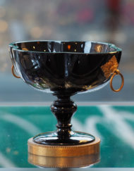 Coupe Cristal noir Baccrart monture bronze doré Galerie Maxime Marché Vernaison