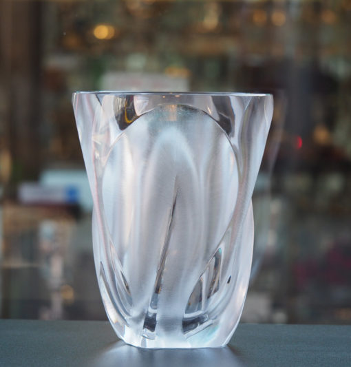 Vase Ingrid Cristal Lalique Galerie Maxime Marché Vernaison